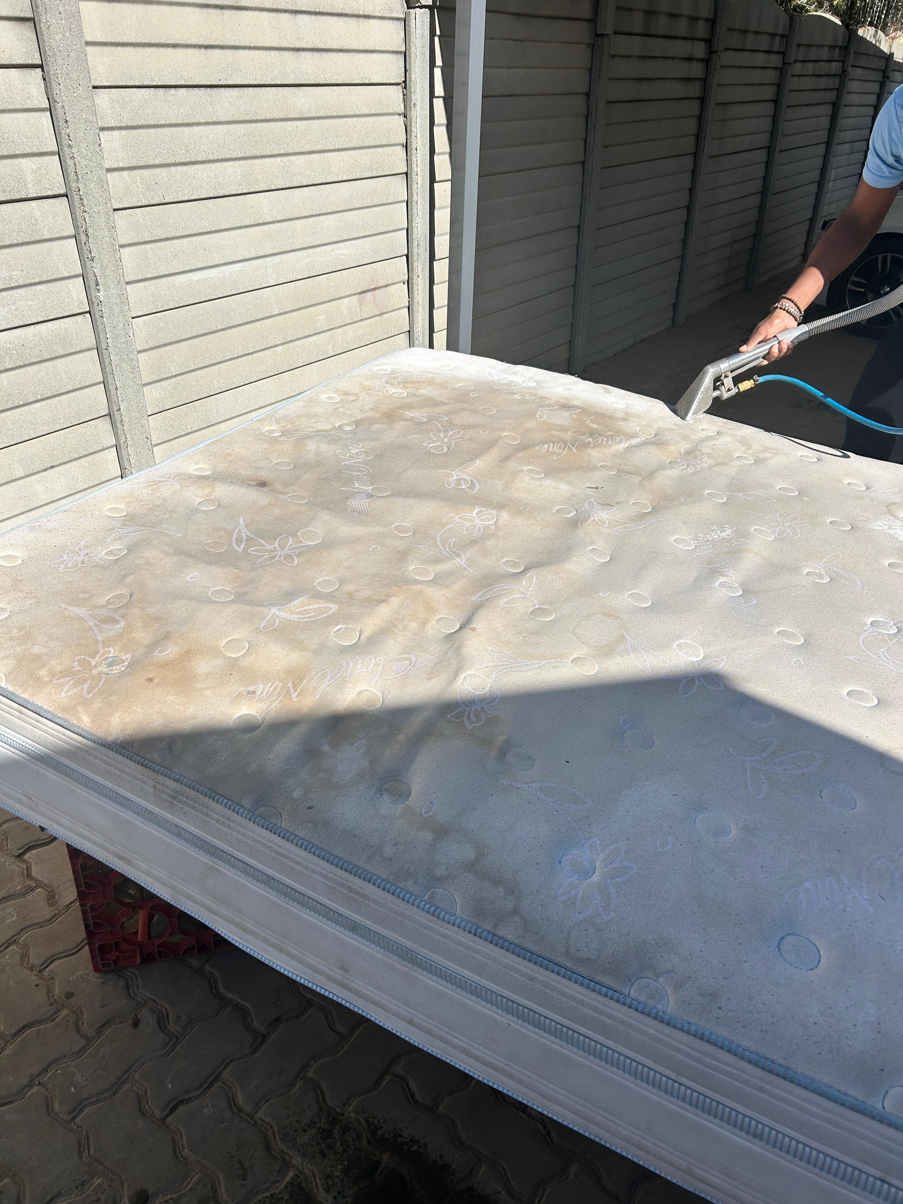 Wet dirty mattress during extraction
